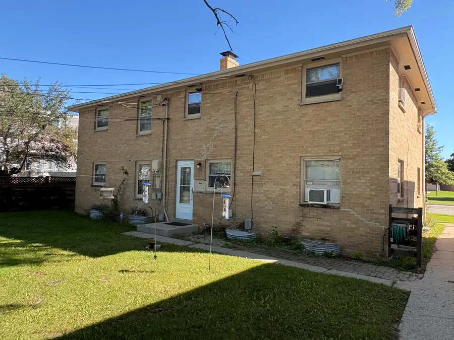 3923 N 92nd St, Milwaukee, WI 53222 - #3