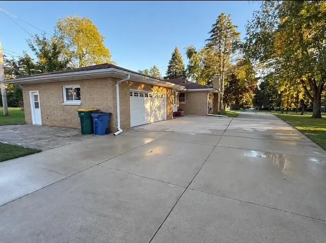 3472 E Ryan Rd, Oak Creek, WI 53154 - #2