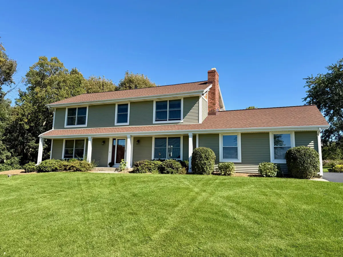 W227S7710 Oakview Dr, Vernon, WI 53103 - #1