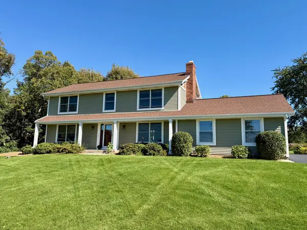 W227S7710 Oakview Dr, Vernon, WI 53103