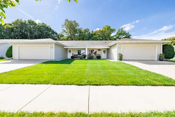 630 Novak St, Hartford, WI 53027