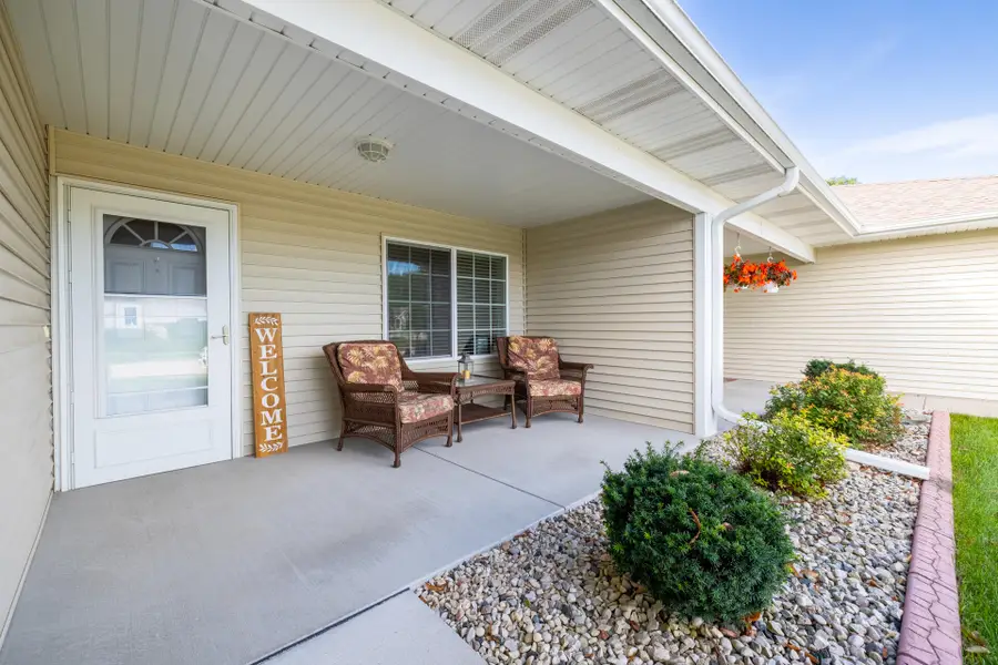 630 Novak St, Hartford, WI 53027 - #2