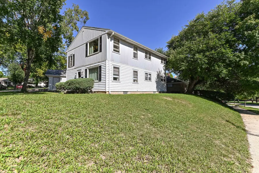 9423 W Mount Vernon Ave, Milwaukee, WI 53226 - #3