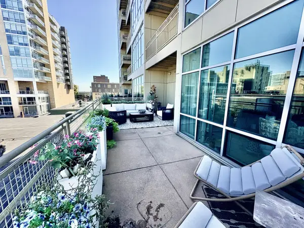 1550 E Royall Pl, Milwaukee, WI 53202
