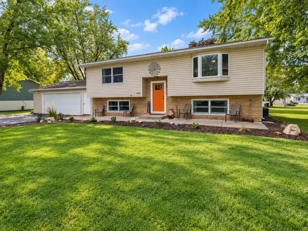 N5889 Lakeview Ct E, Onalaska, WI 54650 - #1