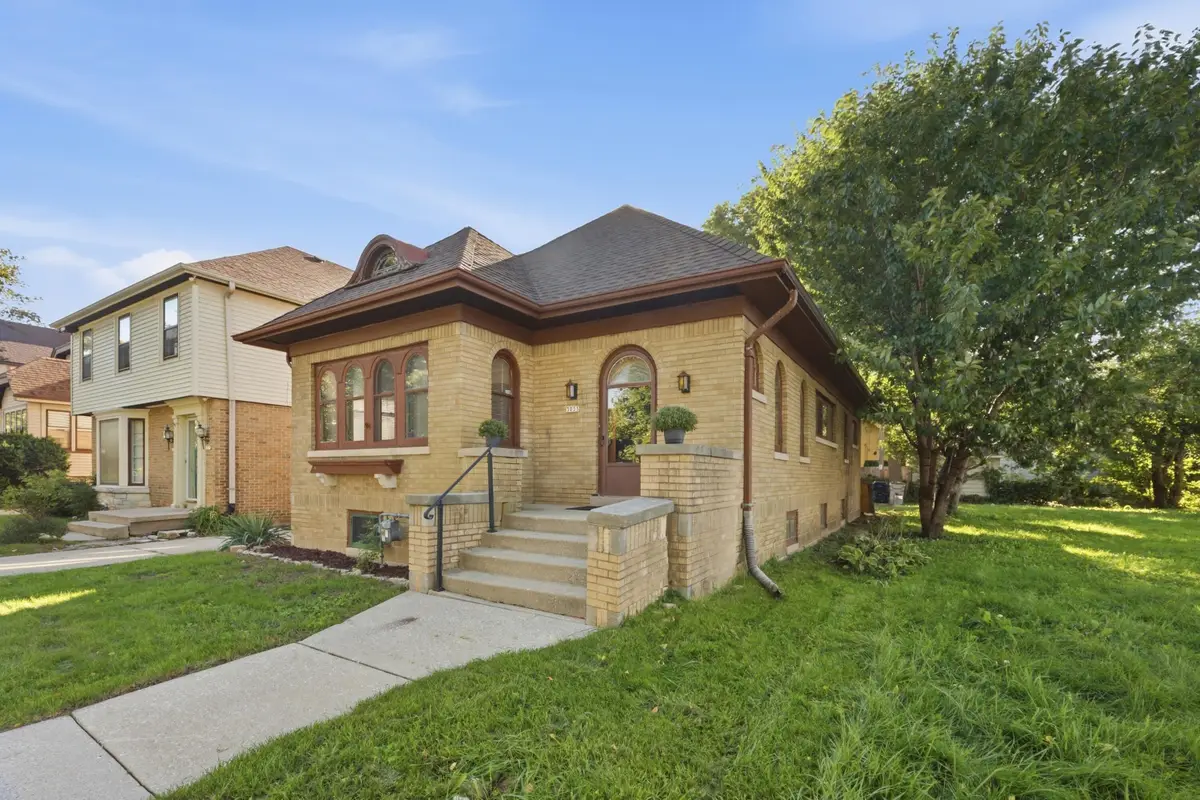 3035 N 55th St, Milwaukee, WI 53210 - #1