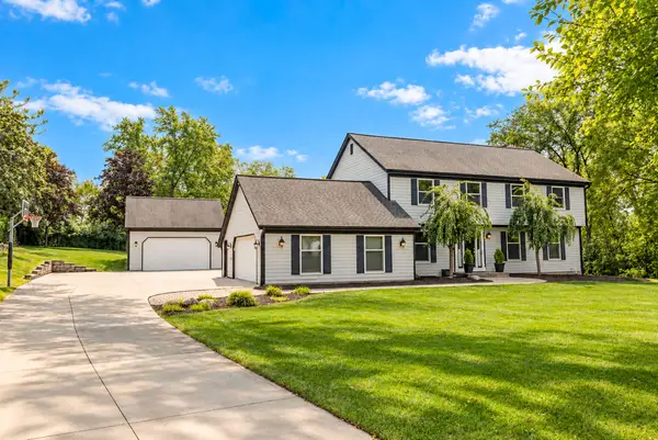 12050 N Maryhill Ct, Mequon, WI 53092