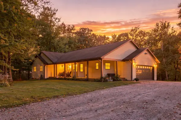 21943 Clay Ave, Grant, WI 54666