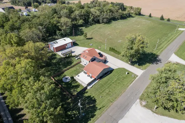 N8965 Willow Rd, Watertown, WI 53094
