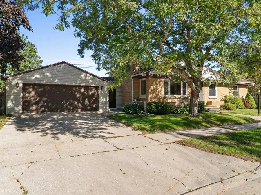 2012 34th St, Two Rivers, WI 54241 - #2