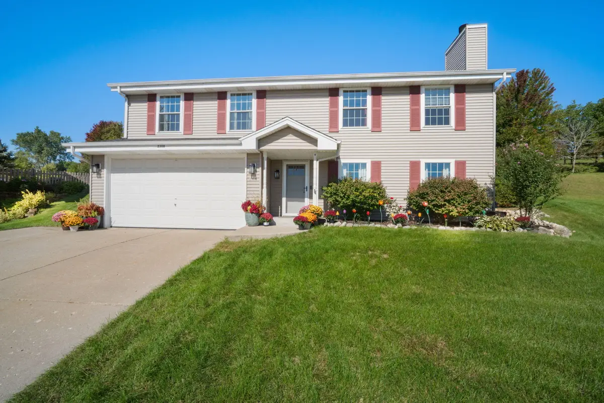 2308 Linda Ct, Waukesha, WI 53188 - #1