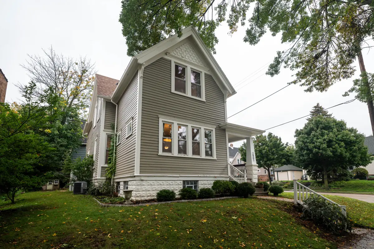 2401 S Williams St, Milwaukee, WI 53207 - #1