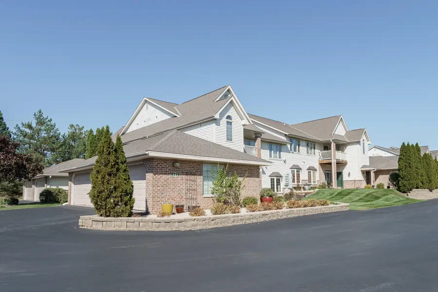 803 Cheyenne Ave, Grafton, WI 53024 - #2