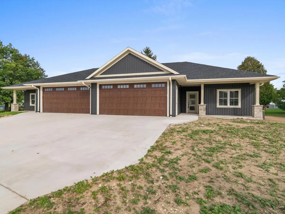 1915 Paul Rd, Manitowoc, WI 54220 - #1