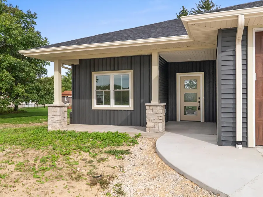 1917 Paul Rd, Manitowoc, WI 54220 - #2