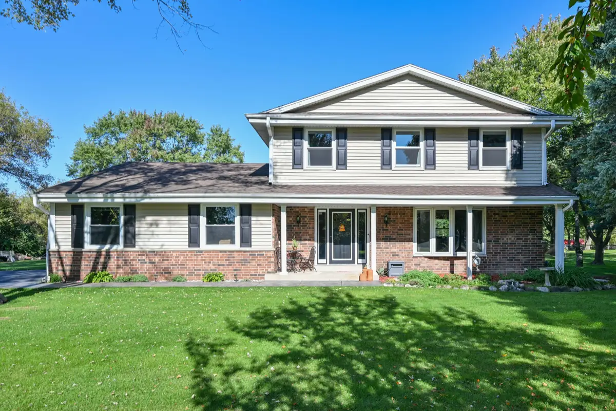 S70W22370 Sonoma Way, Vernon, WI 53103 - #1