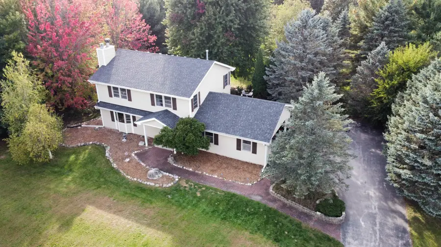 W362S2453 Lisa Ln, Ottawa, WI 53118 - #2