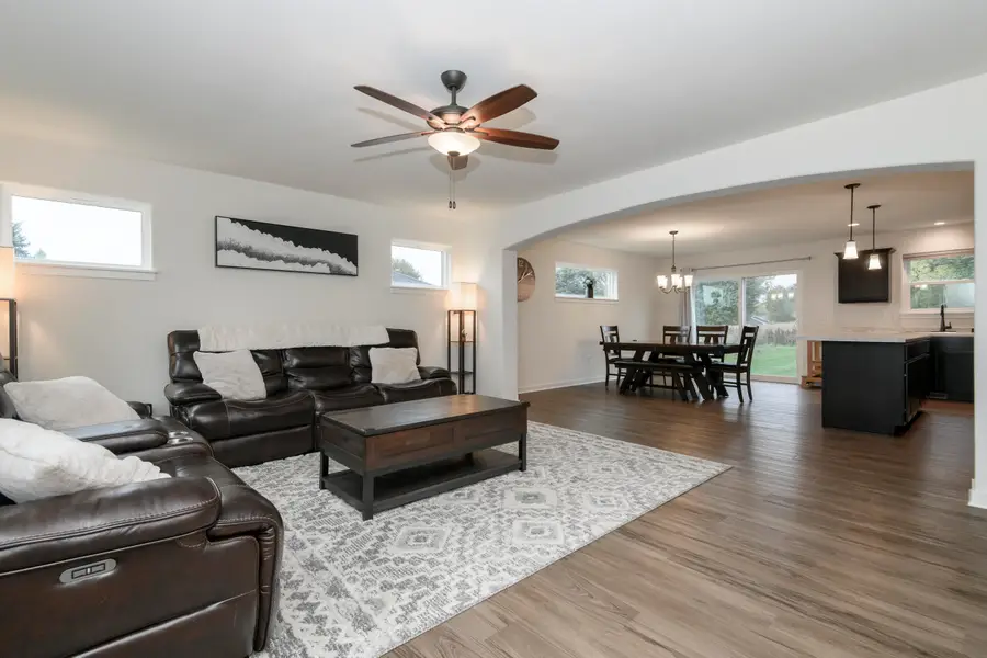 781 S Dewey Ave, Jefferson, WI 53549 - #2