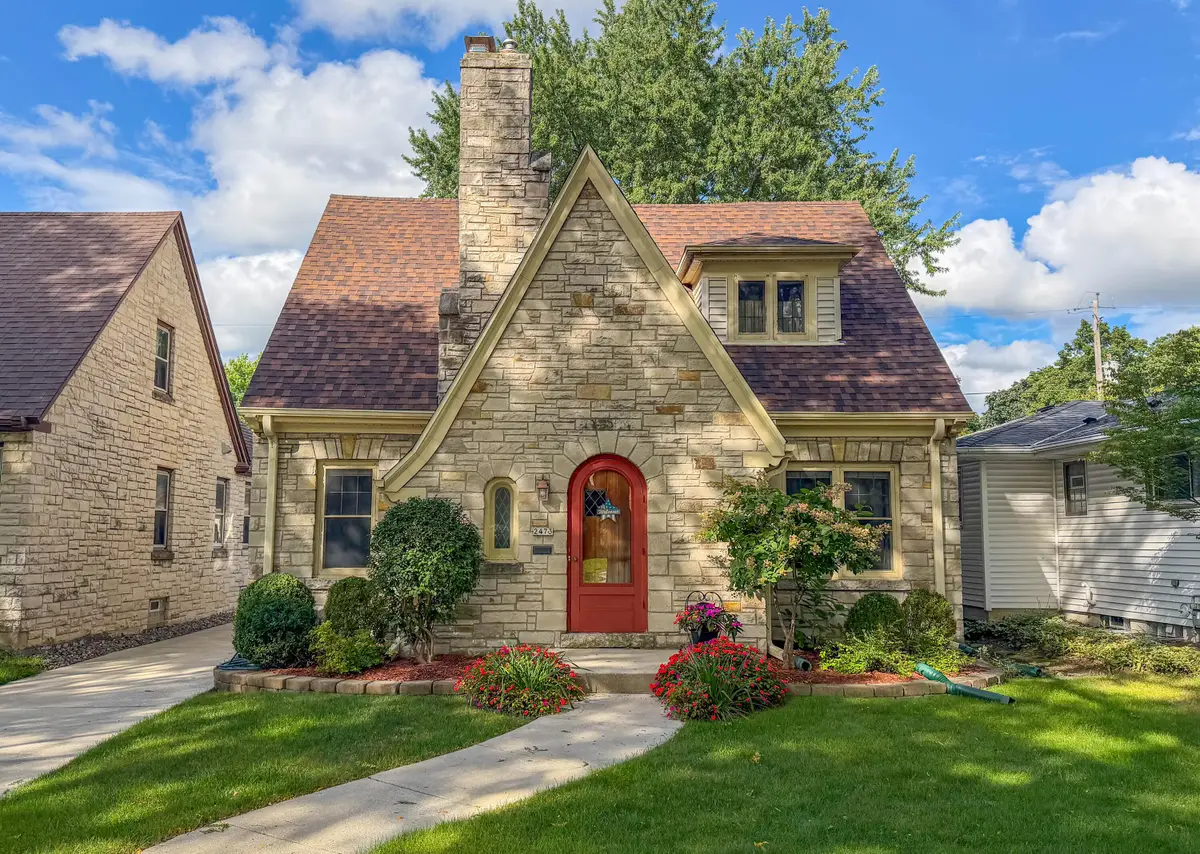 2473 N 84th St, Wauwatosa, WI 53226 - #1