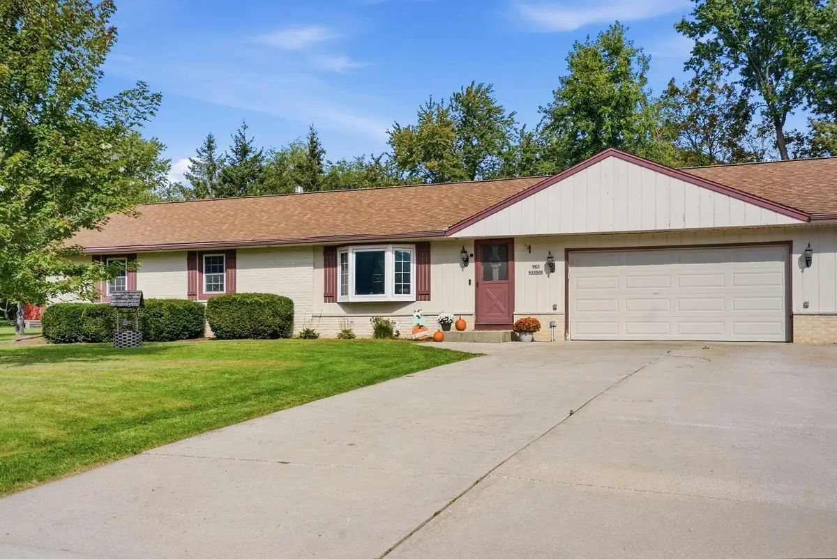 N65W28506 Fairlane Dr, Merton, WI 53029 - #1