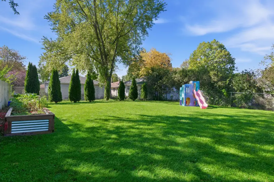 213 Richard St, Waukesha, WI 53189 - #2