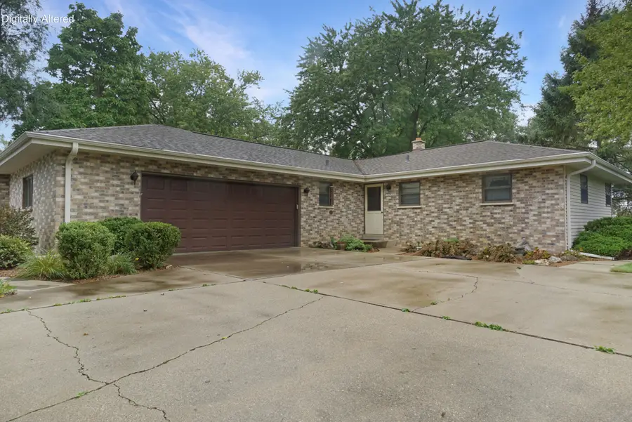 W183N5895 Spruce Ln, Menomonee Falls, WI 53051 - #2