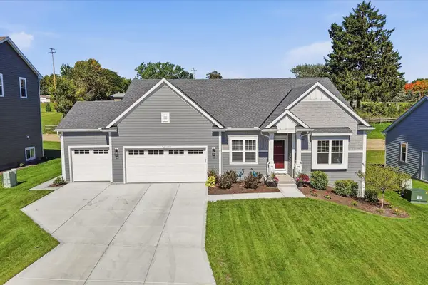 N67W25502 Vail Ln, Sussex, WI 53089
