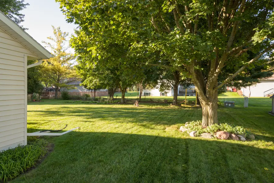 5616 Stonefield Rd, Hartford, WI 53086 - #2