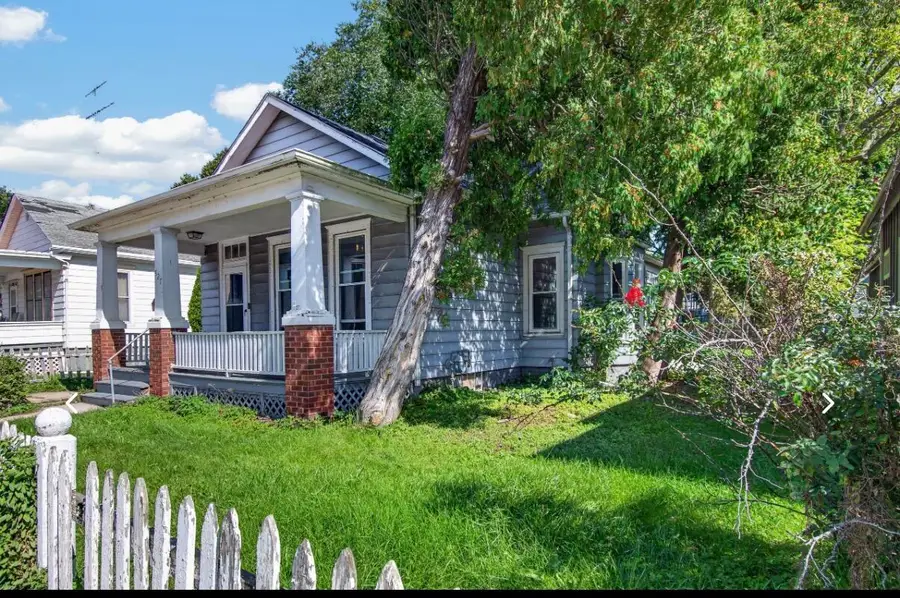 527 N Memorial Dr, Racine, WI 53404 - #2