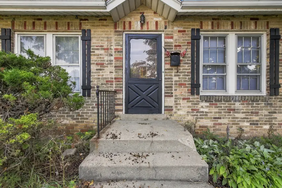 3364 S Chase Ave, Milwaukee, WI 53207 - #2