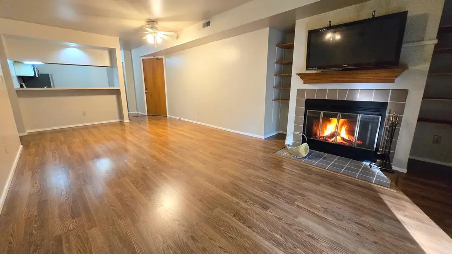 815 W Puetz Rd, Oak Creek, WI 53154 - #3