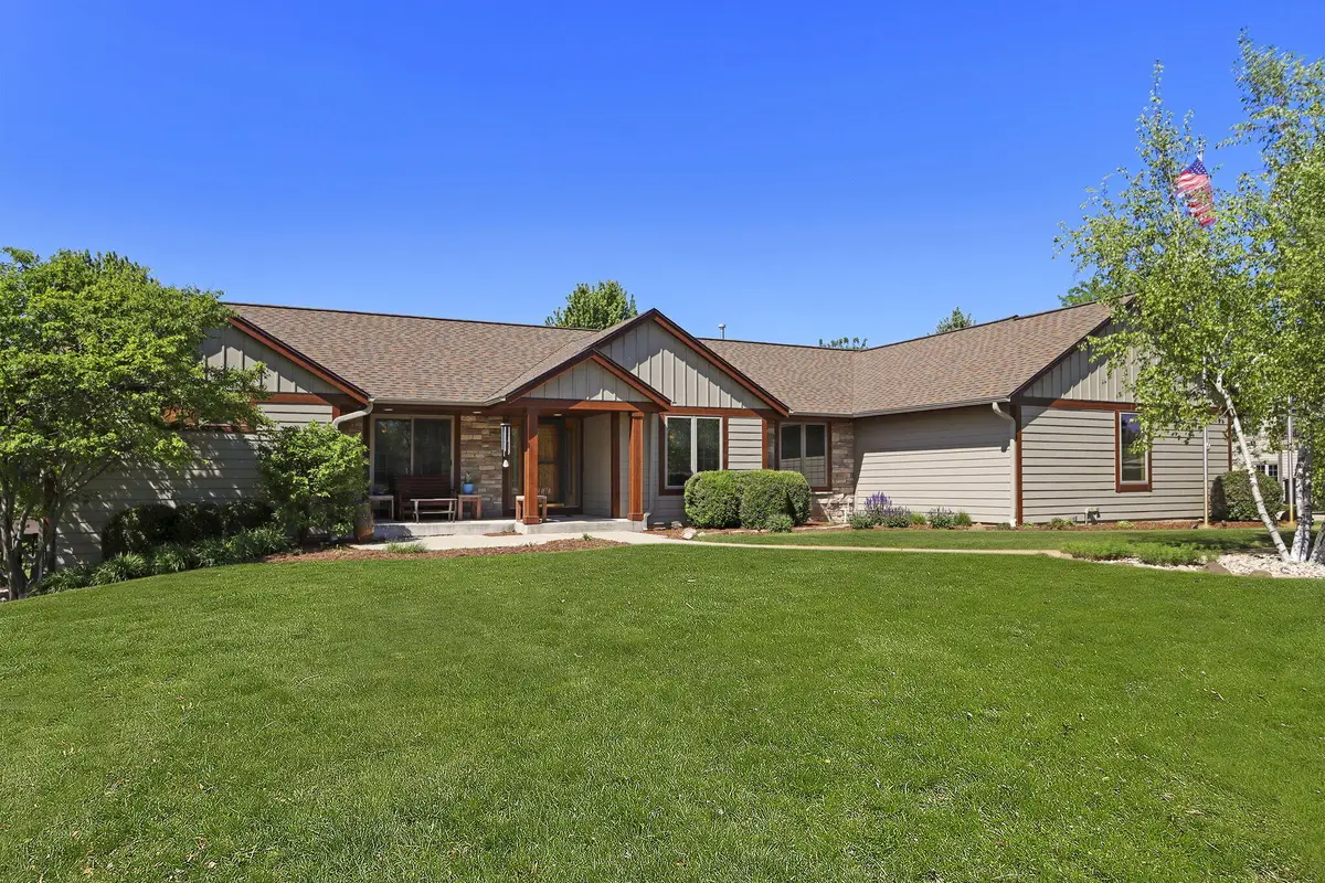 6724 Horseshoe Trl, Burlington, WI 53105 - #1