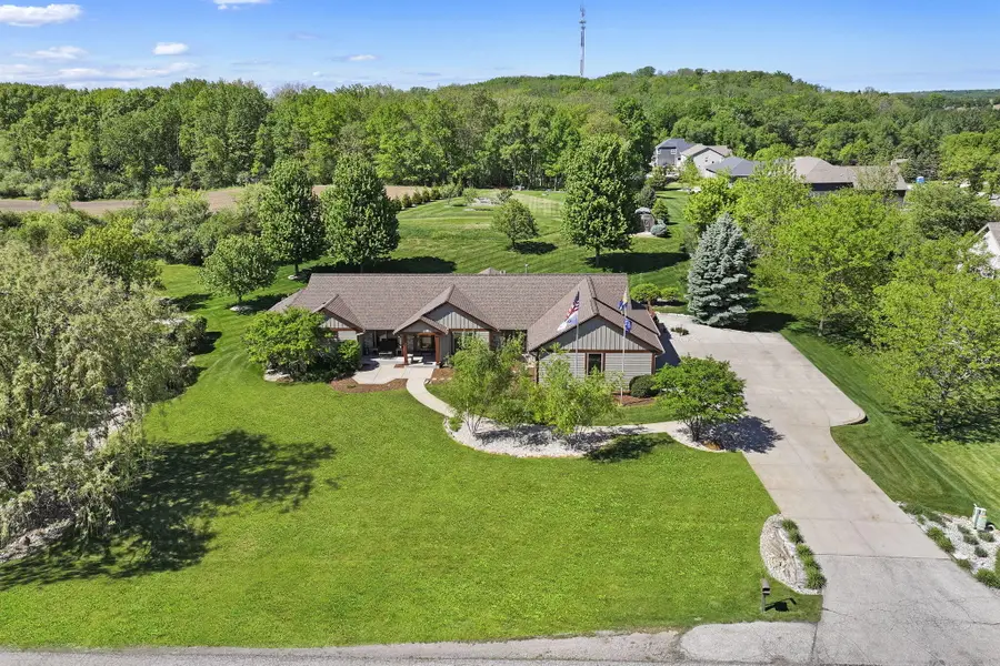 6724 Horseshoe Trl, Burlington, WI 53105 - #2