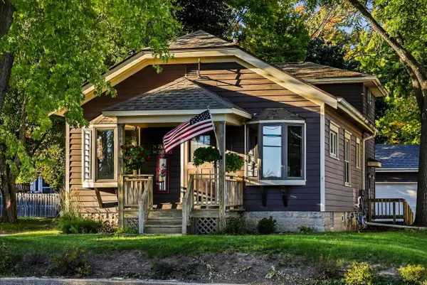 N70W5886 Bridge Rd, Cedarburg, WI 53012