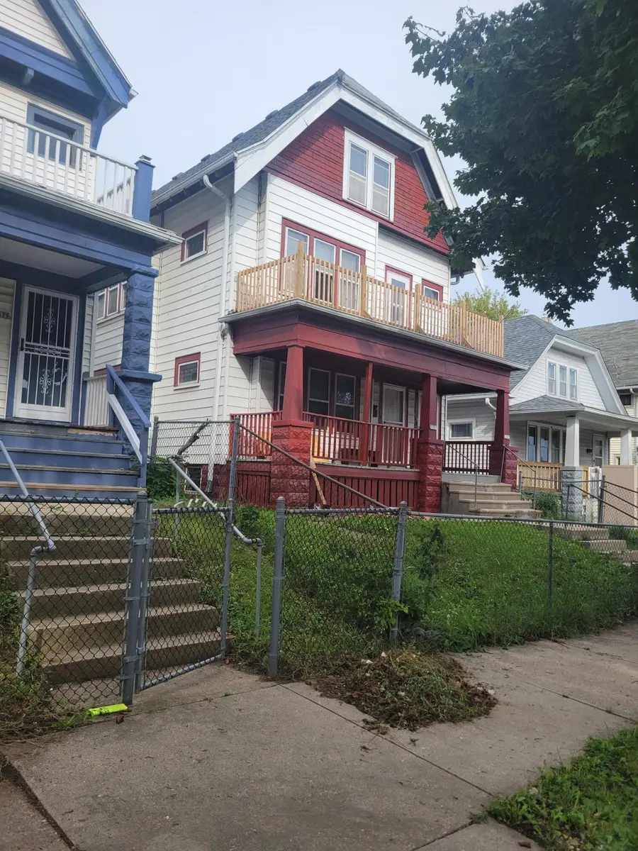 3381 N 21st St, Milwaukee, WI 53206 - #2