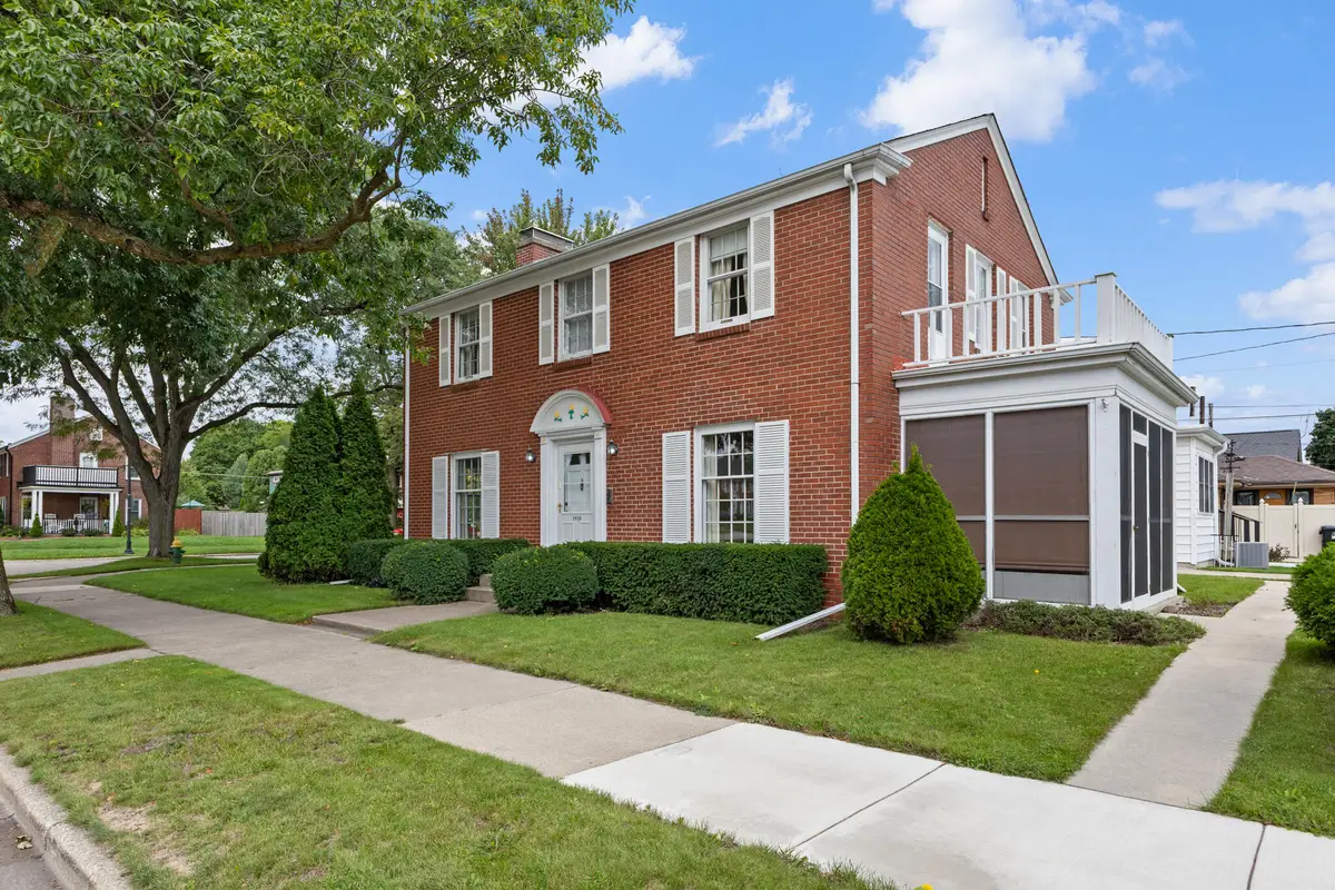 3920 Kinzie Ave, Racine, WI 53405 - #1