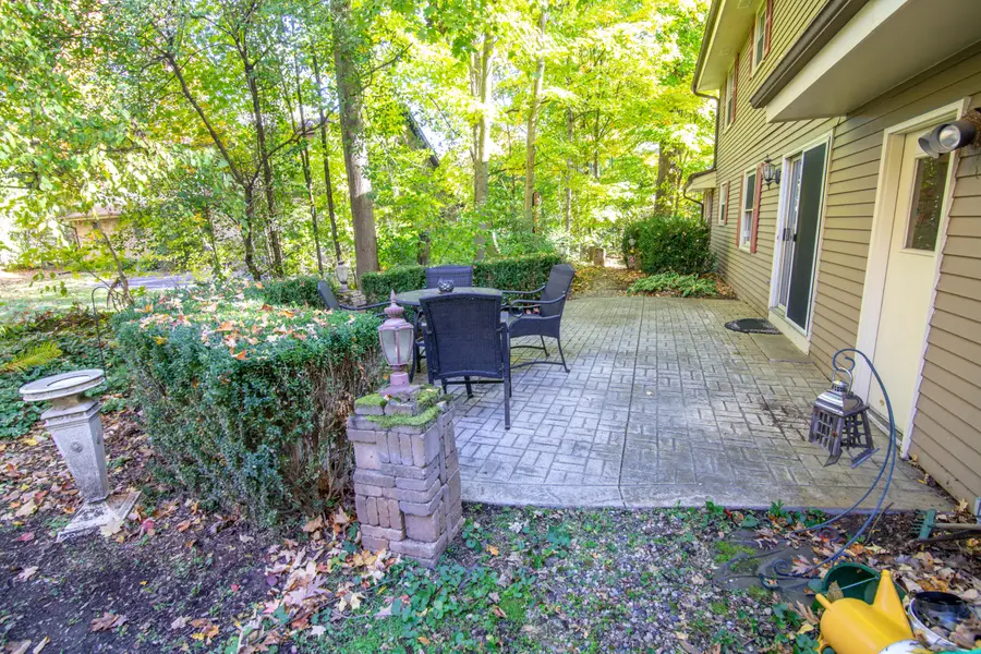 N27w22212 Shadywood Ct, Pewaukee, WI 53186 - #2