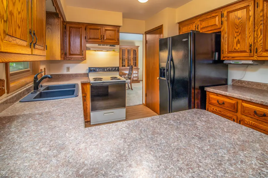 N27w22212 Shadywood Ct, Pewaukee, WI 53186 - #3