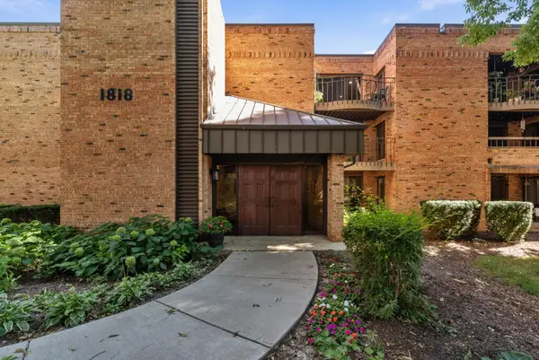 1818 E Shorewood Blvd, Shorewood, WI 53211