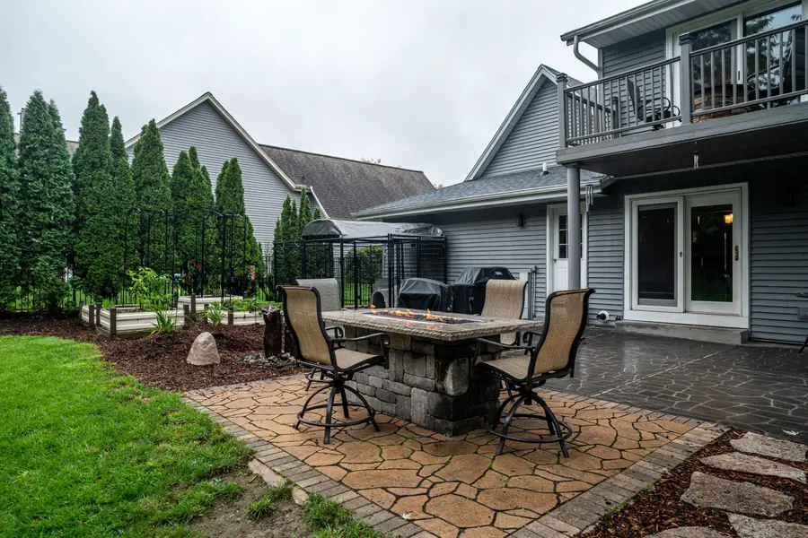 7244 S Dover Hill Ct, Franklin, WI 53132 - #2