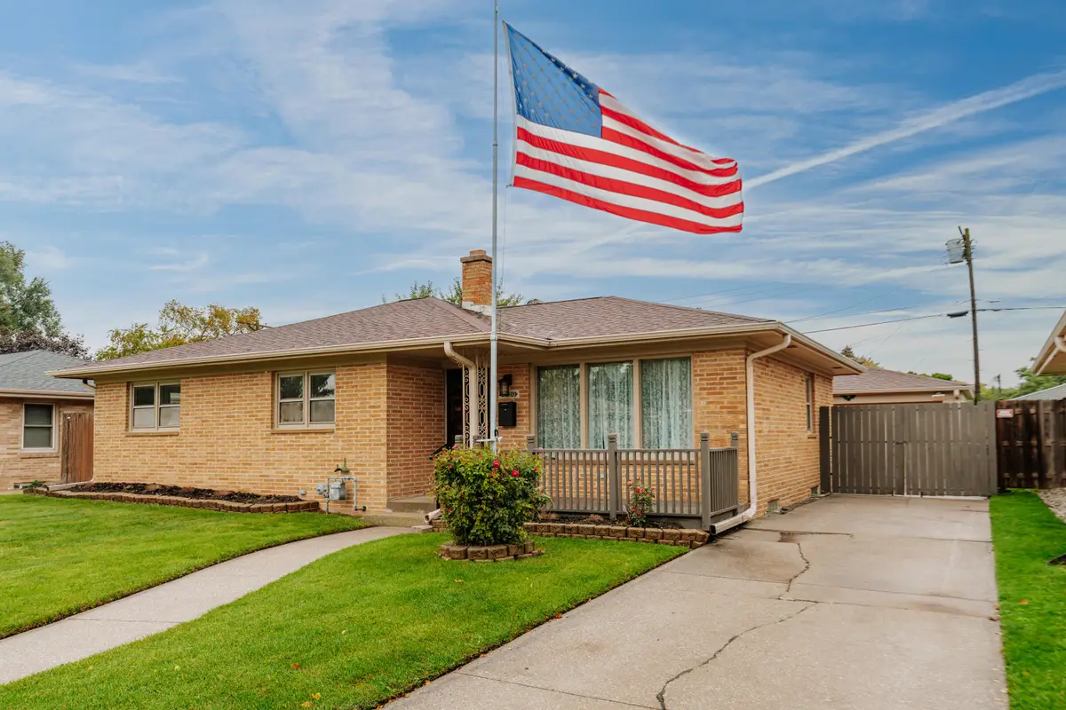 1020 Coronada Dr, Racine, WI 53402 - #1
