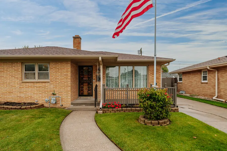 1020 Coronada Dr, Racine, WI 53402 - #3