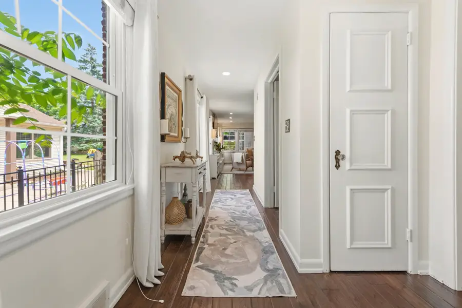 4800 N Woodburn St, Whitefish Bay, WI 53217 - #2