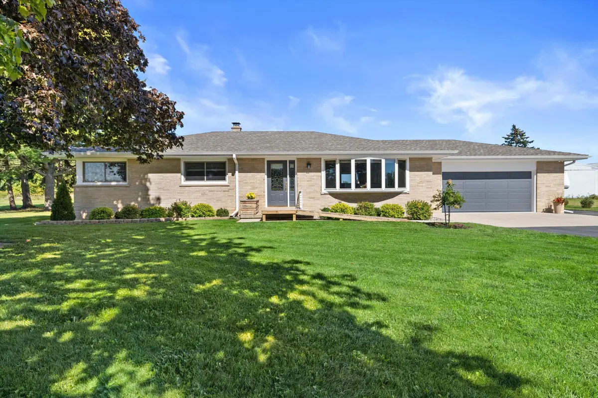 7306 12th St, Somers, WI 53144 - #1