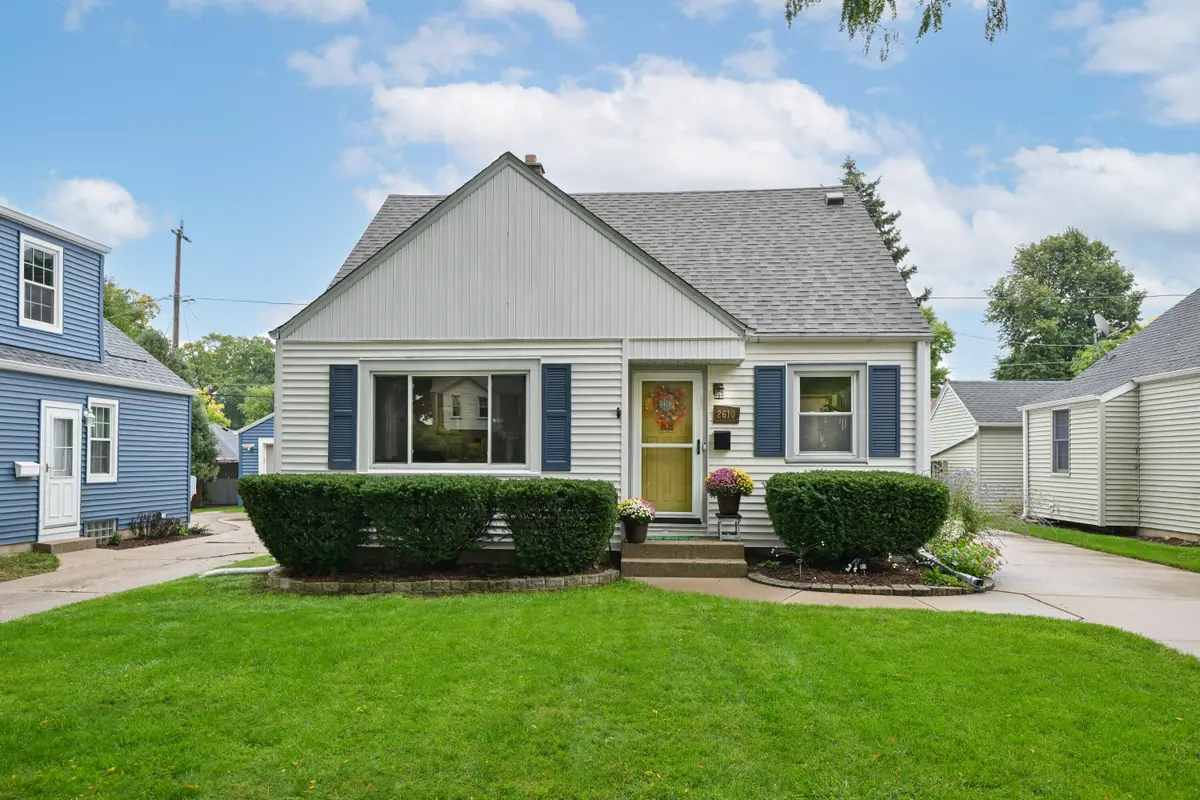 2610 N 75th St, Wauwatosa, WI 53213 - #1