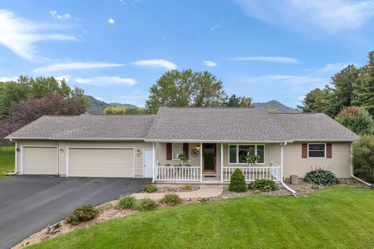 W5147 Kearns Ct, Shelby, WI 54601 - #1