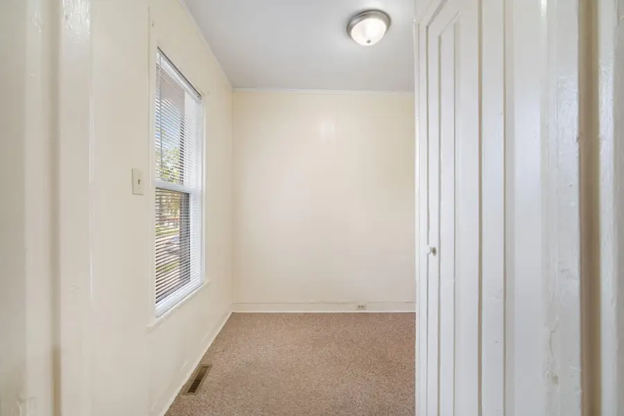 1616 N Warren Ave, Milwaukee, WI 53202 - #3