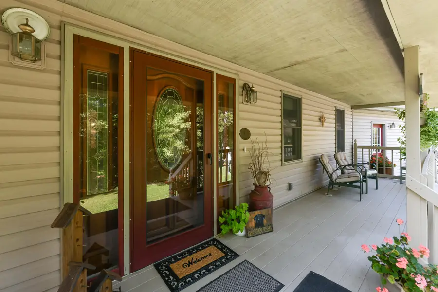 S86W30445 Stonegate Dr, Mukwonago, WI 53149 - #2
