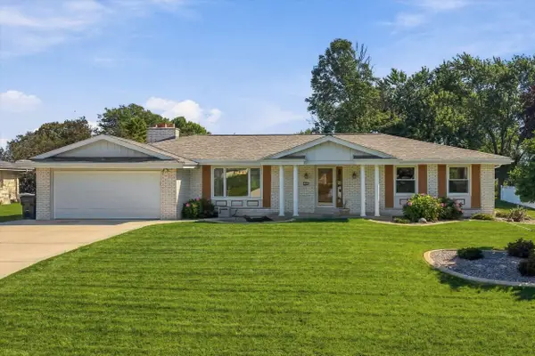 12605 W Wilbur Dr, New Berlin, WI 53151