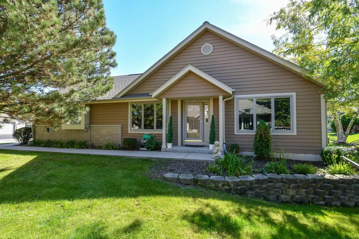 N24W24045 Brandon Oaks Dr, Pewaukee, WI 53072 - #1